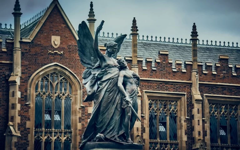 Most Beautiful and Historic landmarks of Belfast